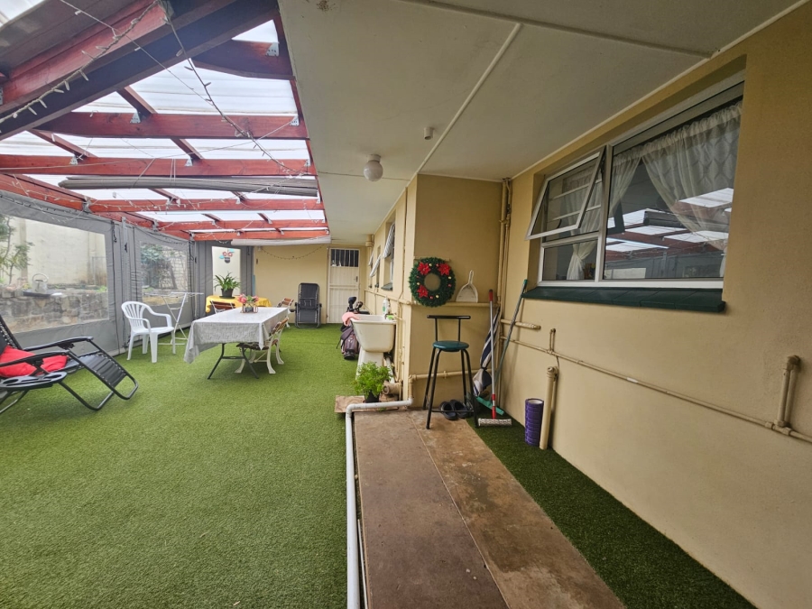 4 Bedroom Property for Sale in Berea Eastern Cape